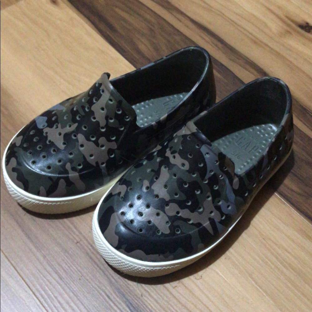 Gap camo slip ons